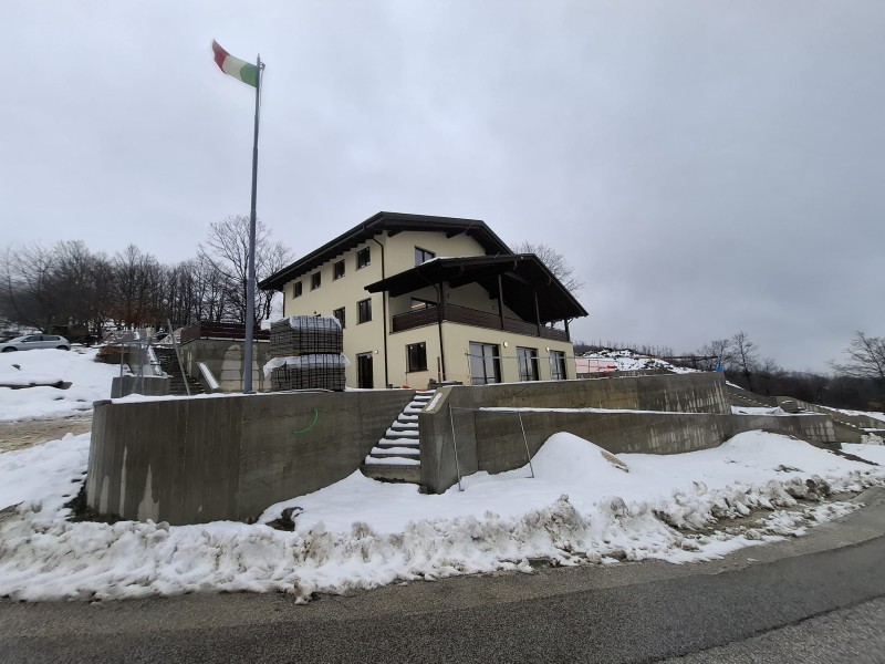 Immagine_struttura_esterno.jpeg (103 KB)