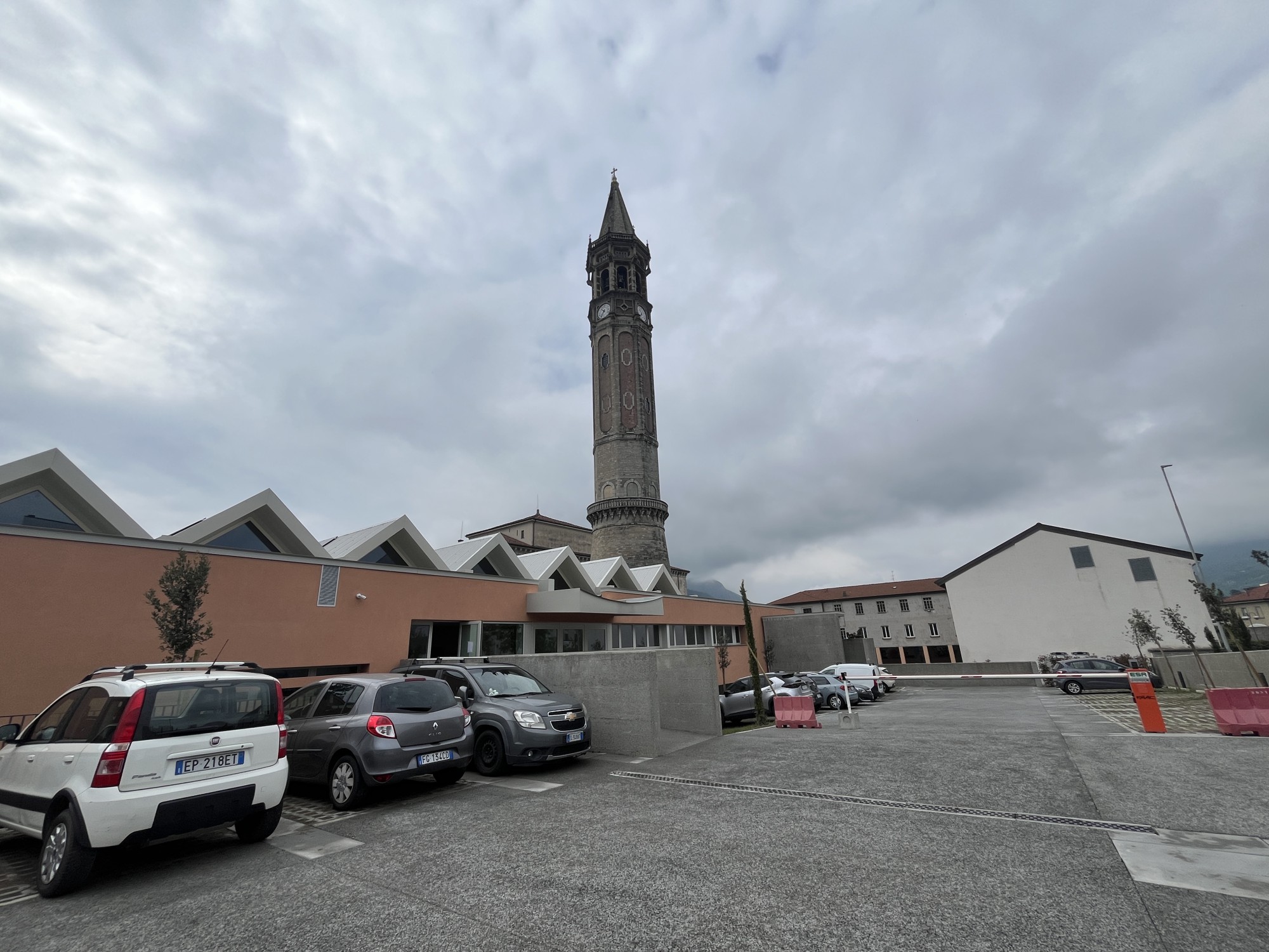 Lecco-inaugurazione_oratorio-8.JPG (484 KB)