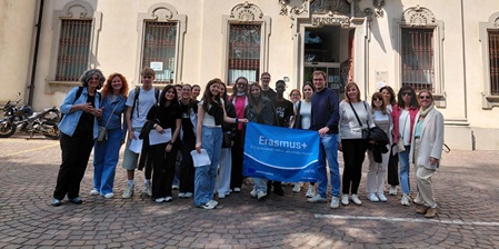 MerateStudentiErasmusLiceo1PRIMA.jpg (90 KB)