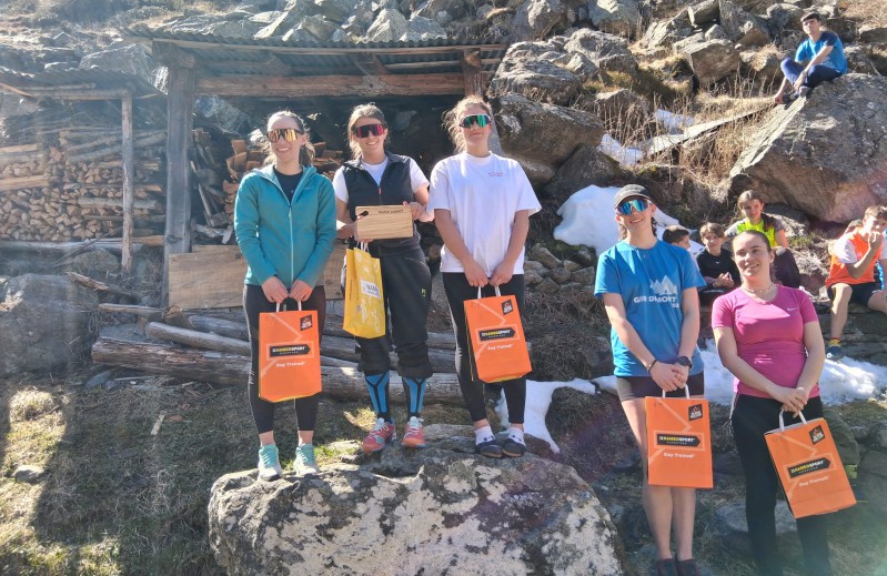 Podio_femminile_.jpg (337 KB)