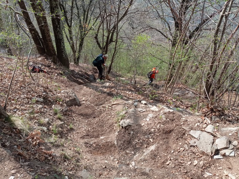 Ripristino_sentiero.jpg (250 KB)