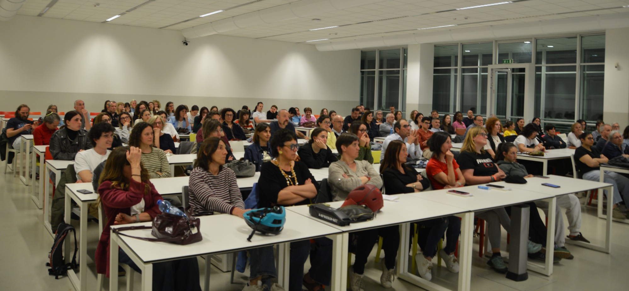 Sala_al_primo_piano__1_.JPG (740 KB)