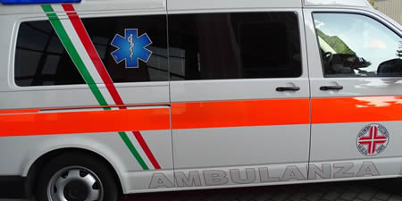 ambulanza2colpr.jpg (18 KB)