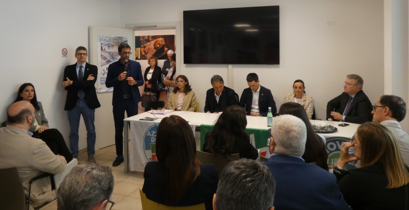 listaforzaitalia3.jpg (62 KB)