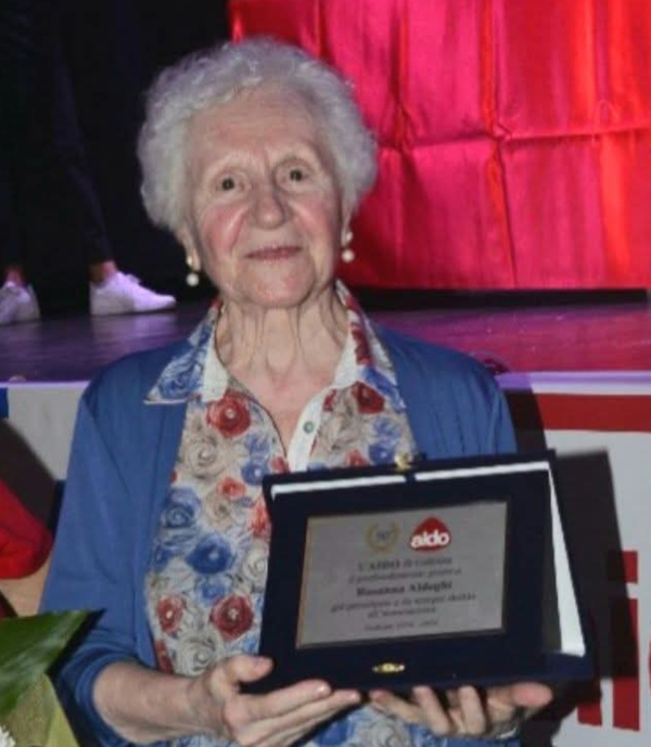 rosannaaldeghi.jpg (177 KB)