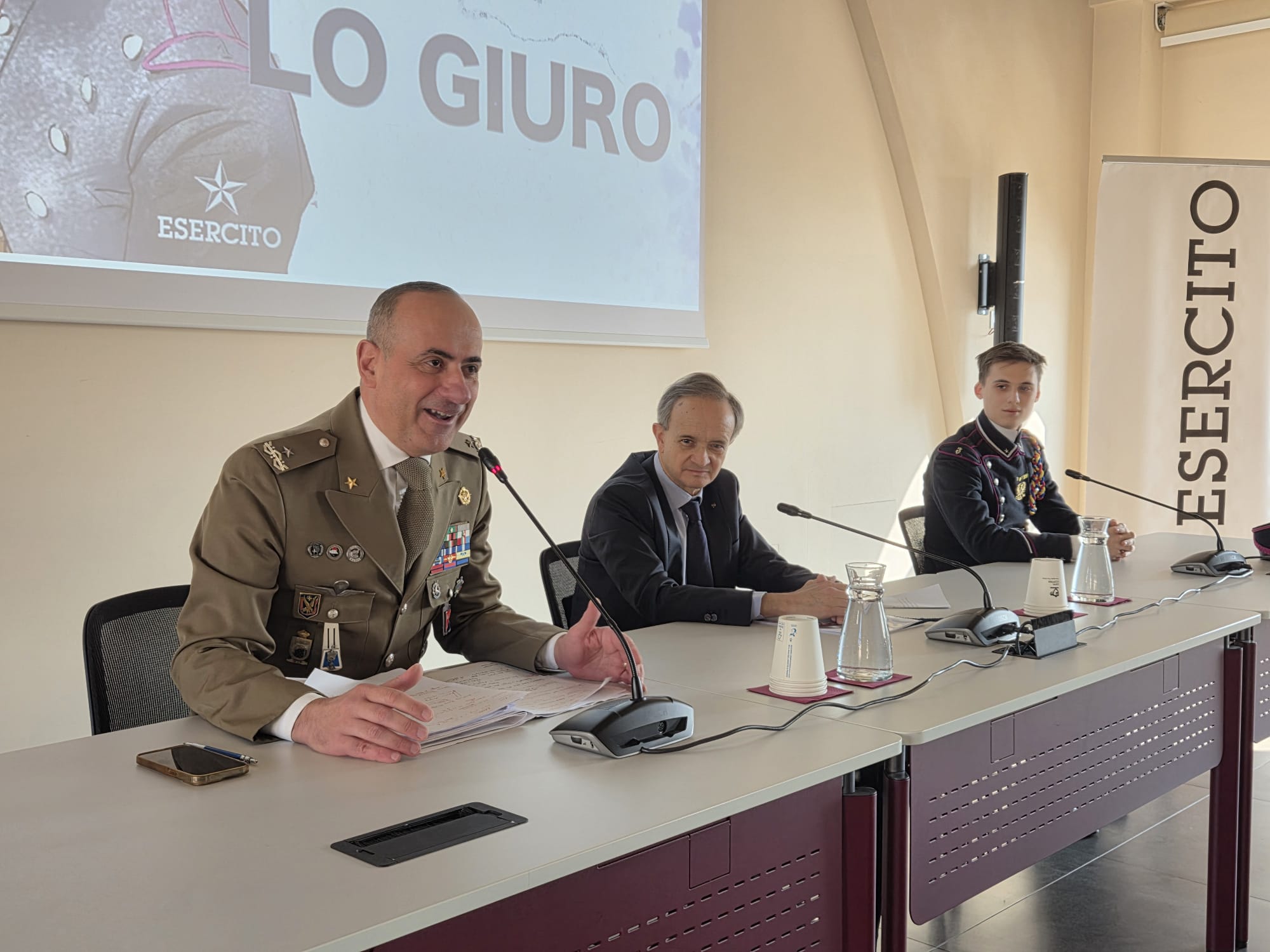 LcCalendarioEsercito1.jfif (224 KB)