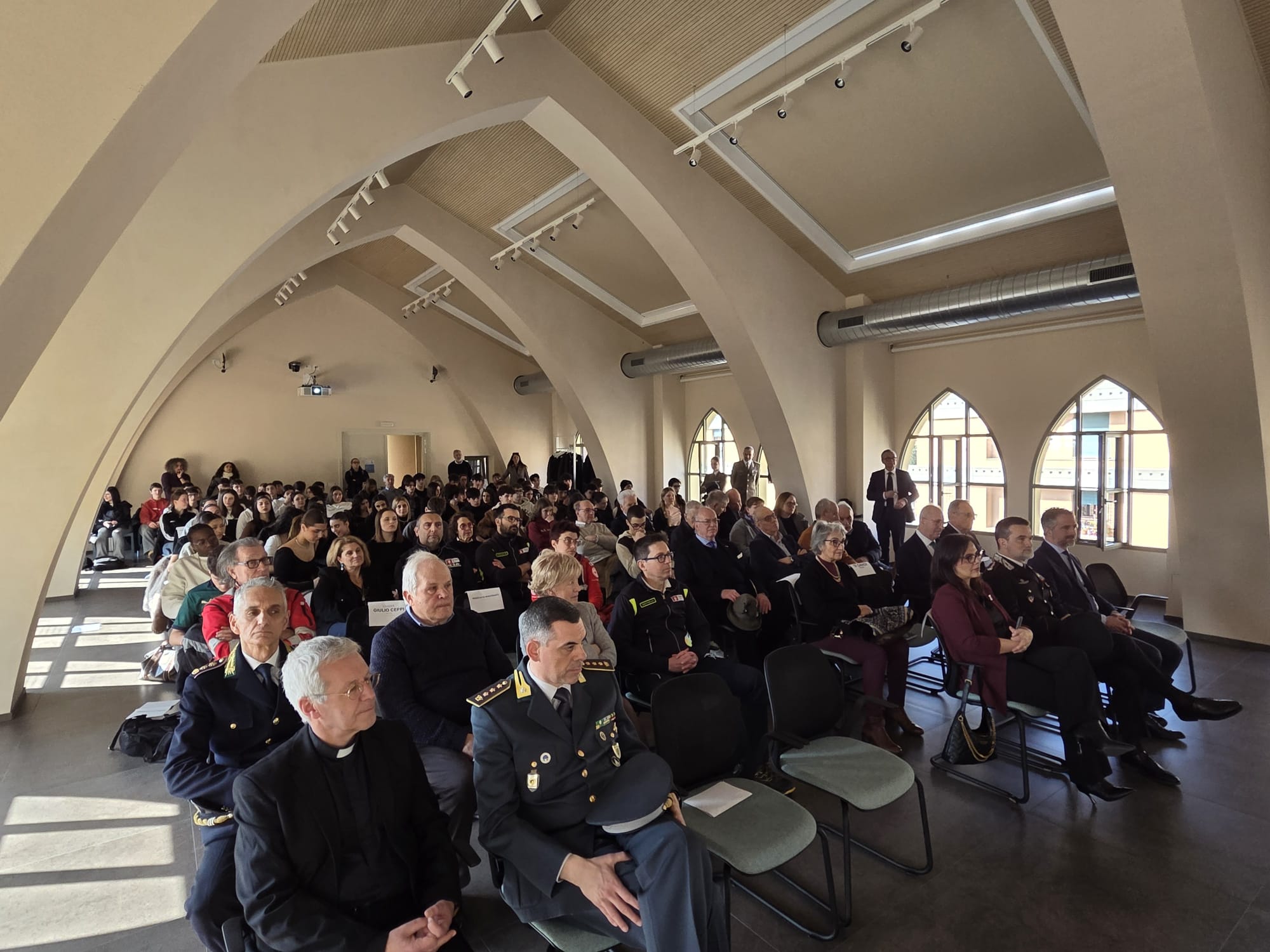 LcCalendarioEsercito2.jfif (272 KB)