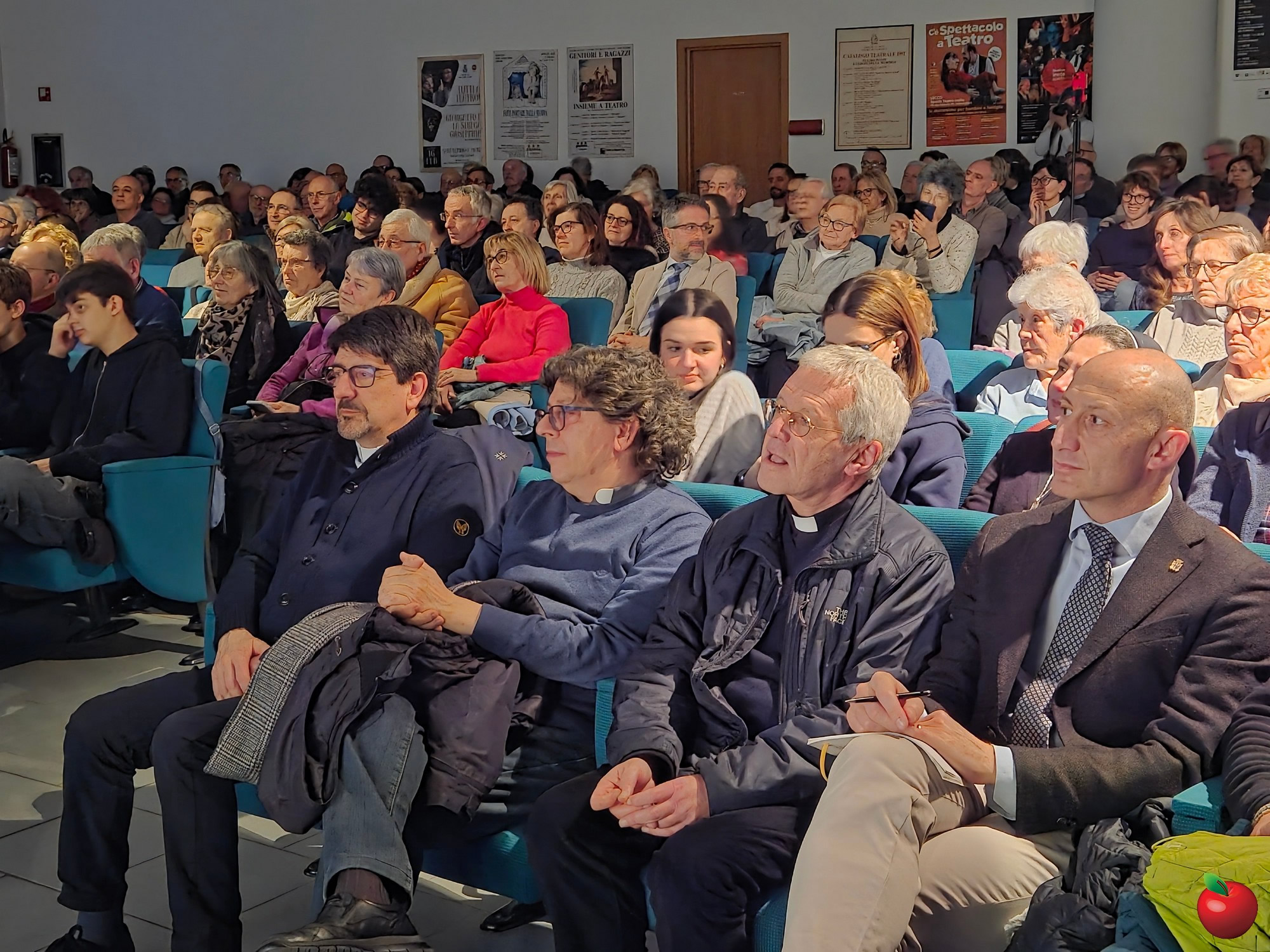 LeccoDelpiniAccende2.jpg (688 KB)