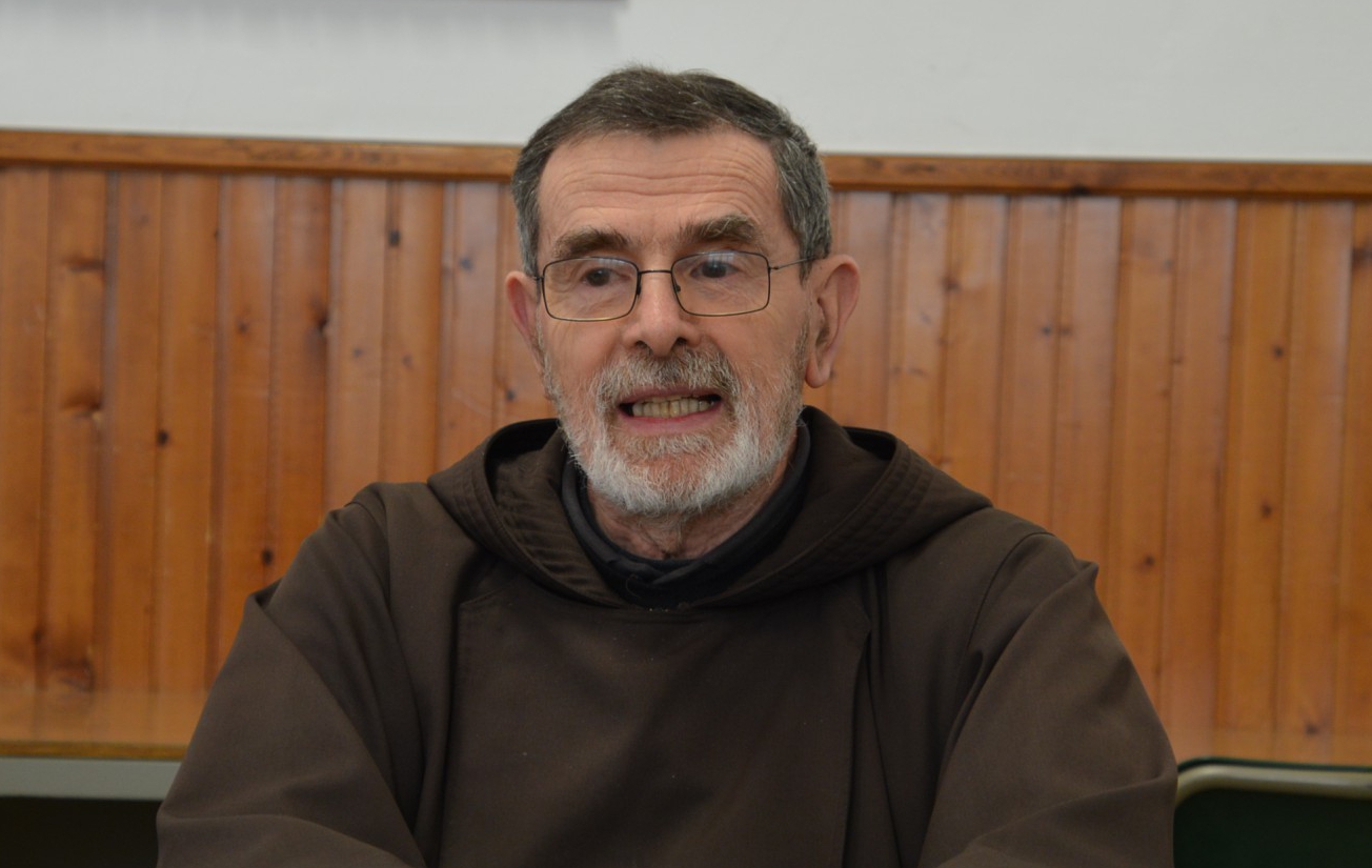 02_Vitale_Marinetti_parroco.JPG (399 KB)