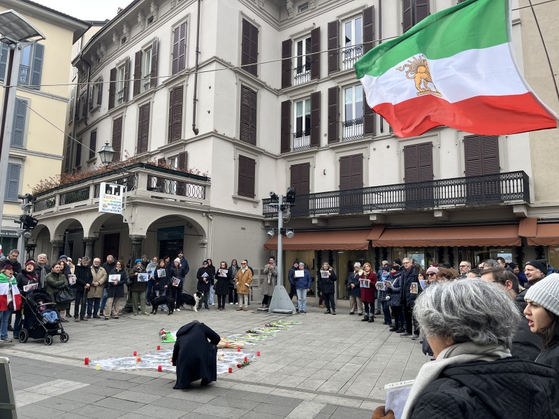Lecco-manifestazione-Iran-12.JPG (164 KB)