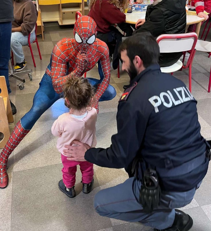 befanapolizia2.jpg (156 KB)