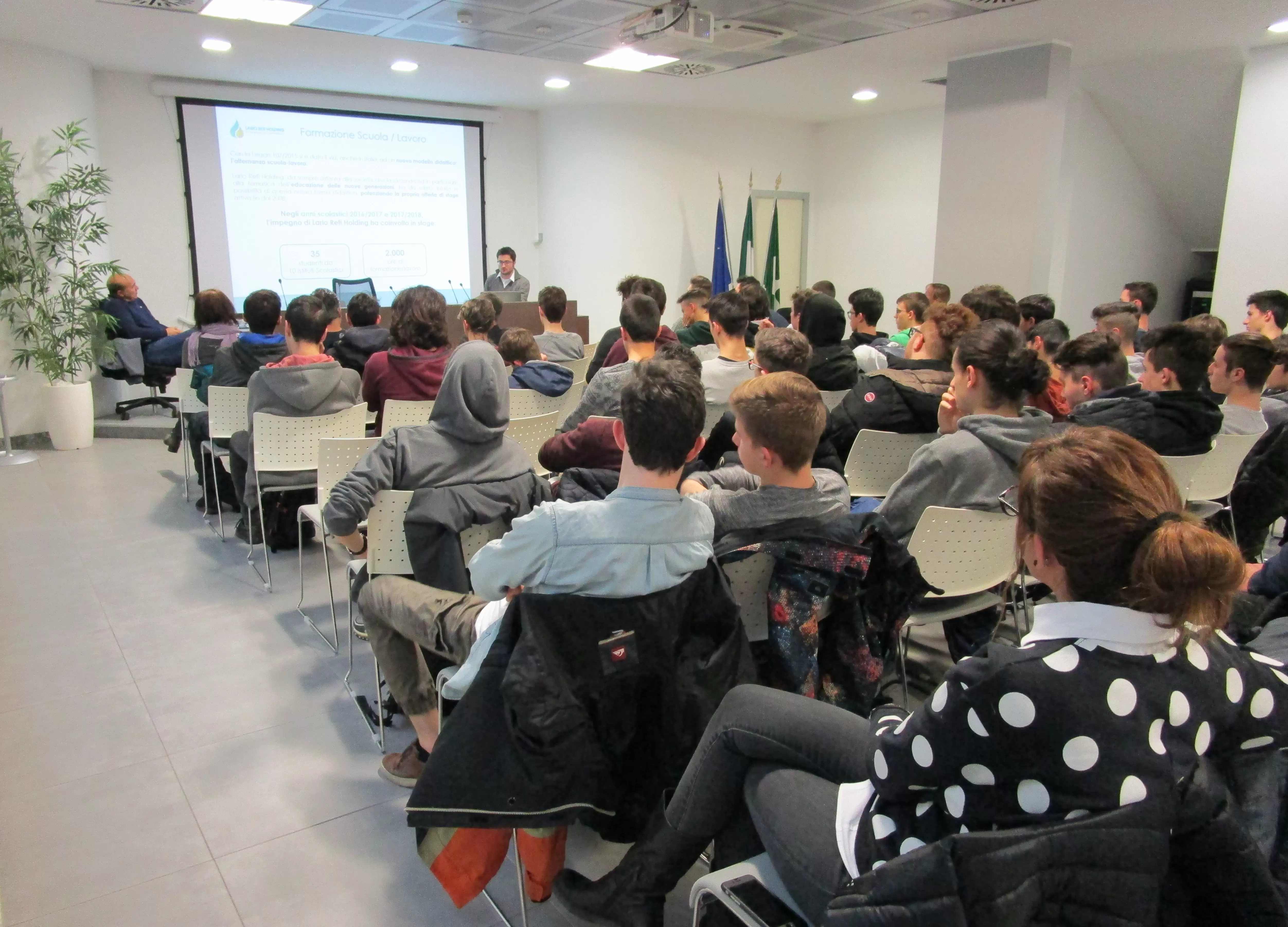 larioretibaq.jpg (734 KB)