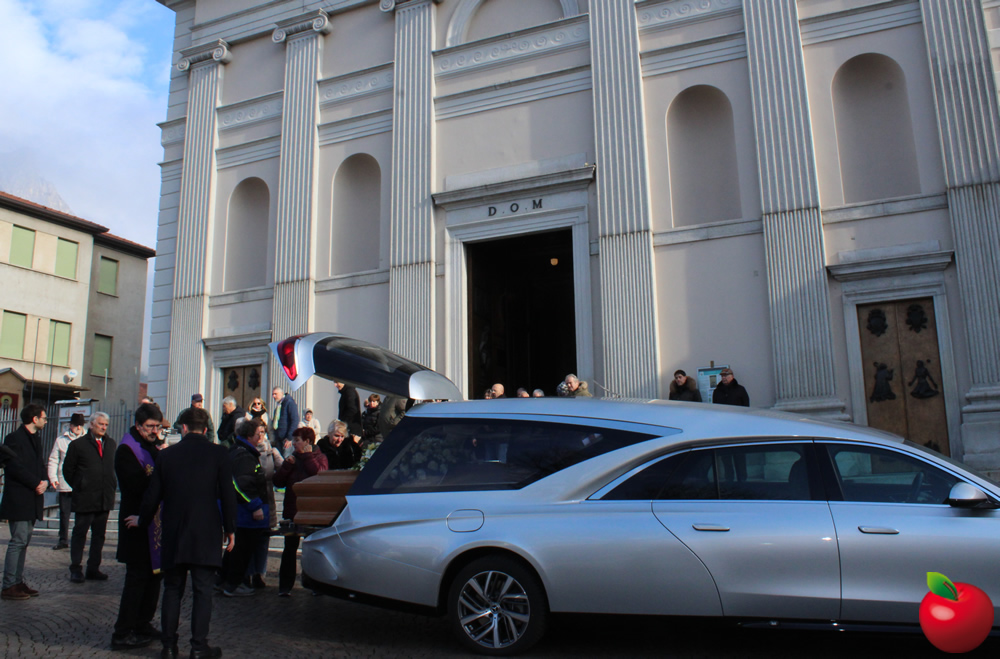 leccofunerali_aloisio8.jpg (257 KB)