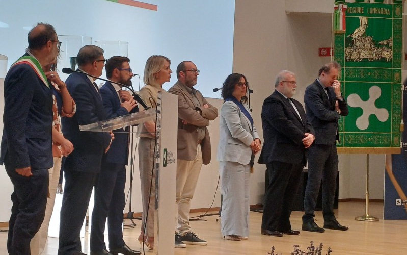 cerimonia_regione_lombardia__6_.jpeg (244 KB)