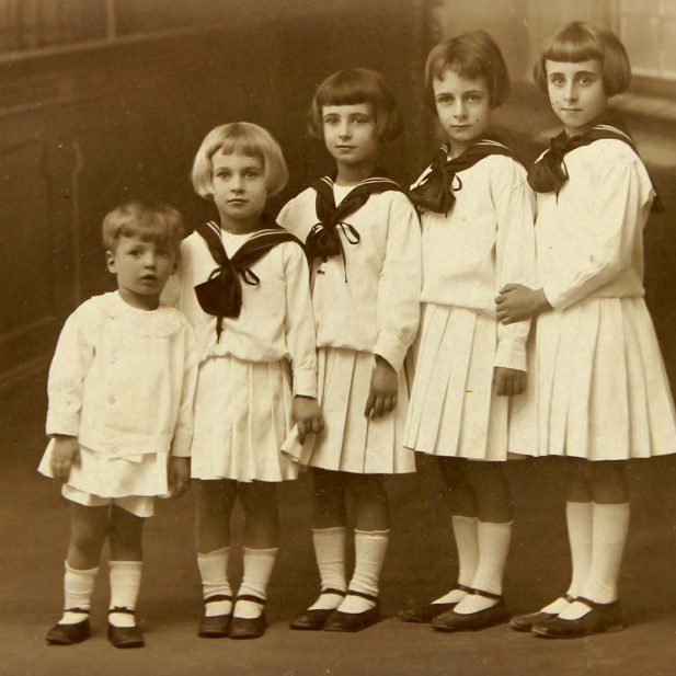 foto-famiglia-da-scatola-museo-1-617x617.jpg (55 KB)