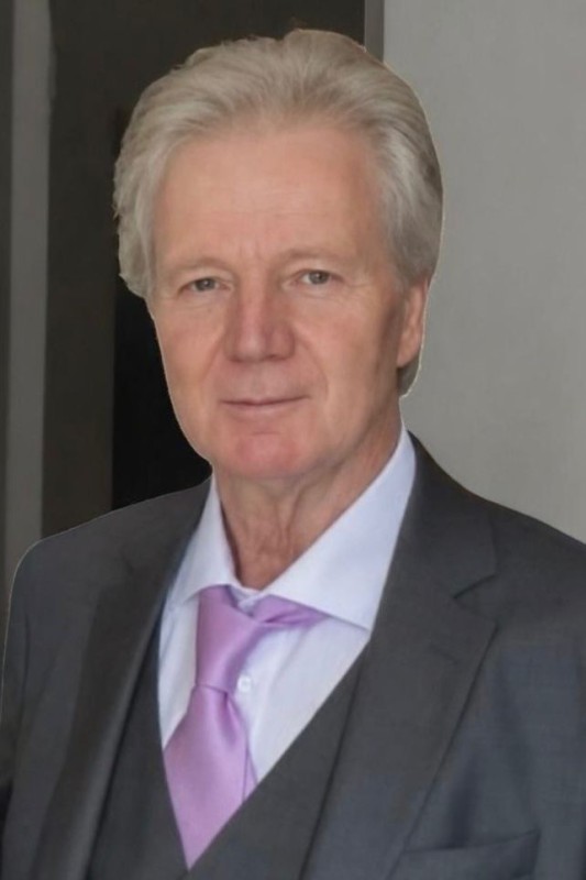 robertovicini.jpg (44 KB)