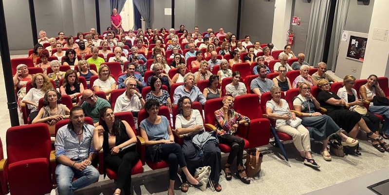 Pubblico_in_sala-1.jpg (269 KB)