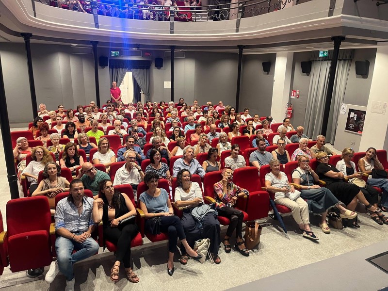 Pubblico_in_sala.jpg (171 KB)