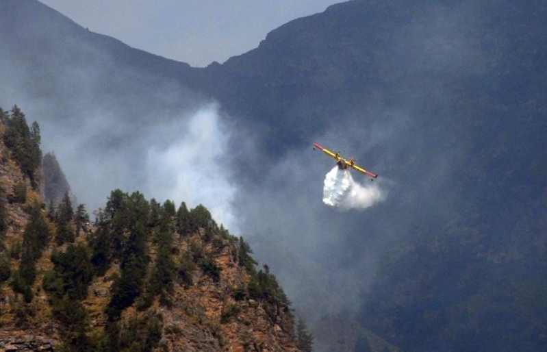 canadair.jpg (191 KB)