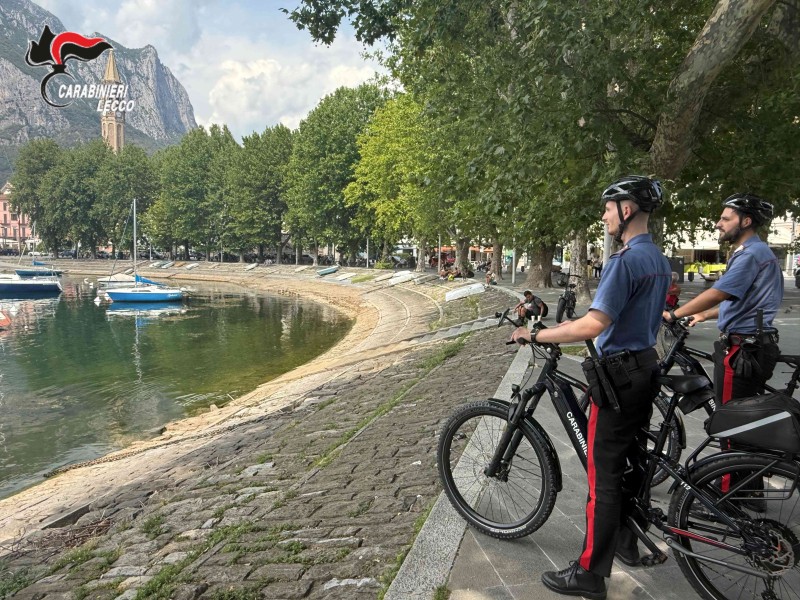 carabinieribici2.jpg (191 KB)