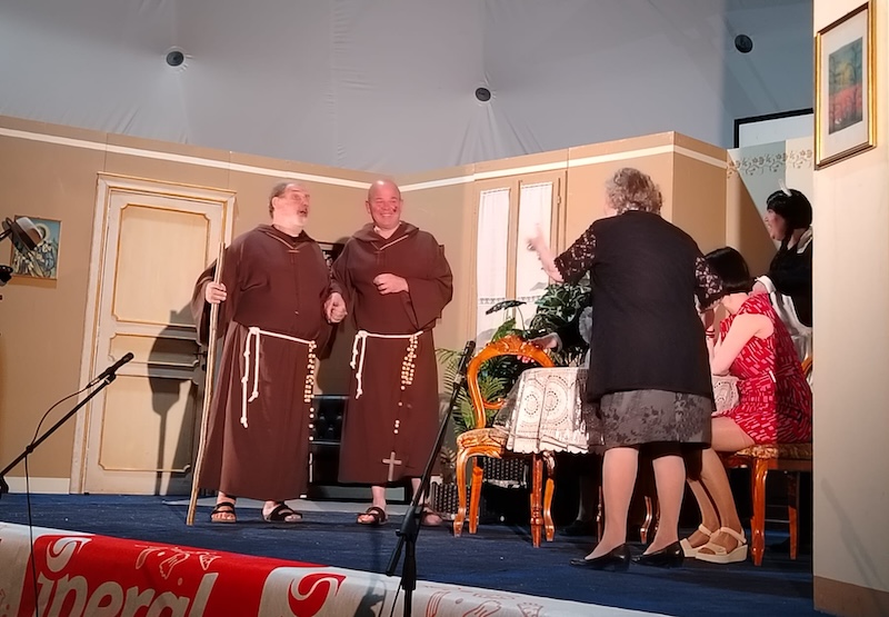 Civate_teatro_Teca10.jpg (157 KB)