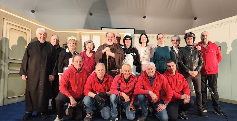 Civate_teatro_Teca5.jpg (141 KB)