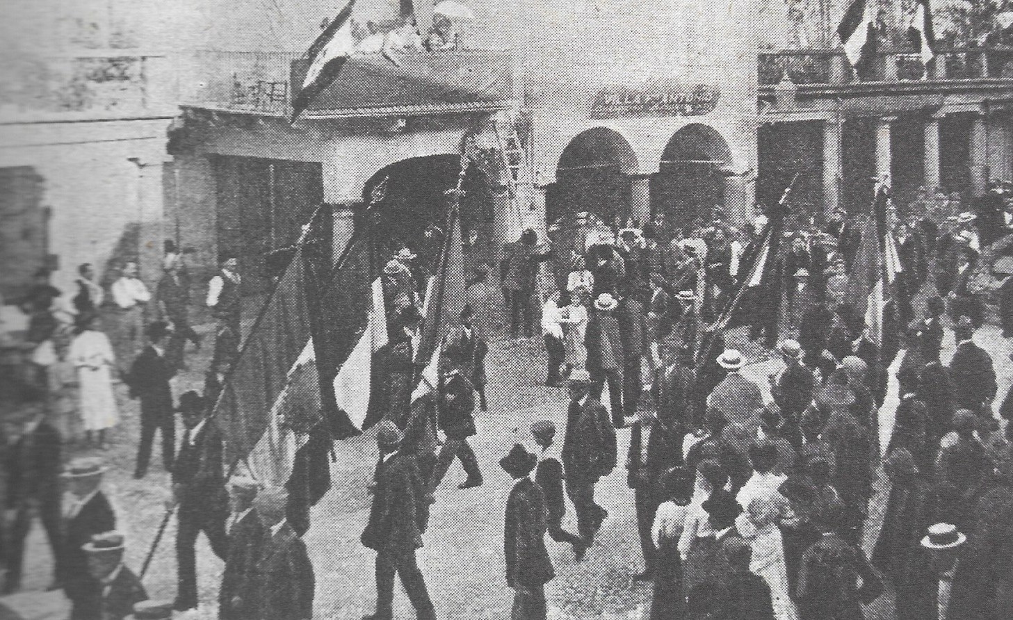 Corteo_partecipanti_Congresso_geologico.jpg (528 KB)