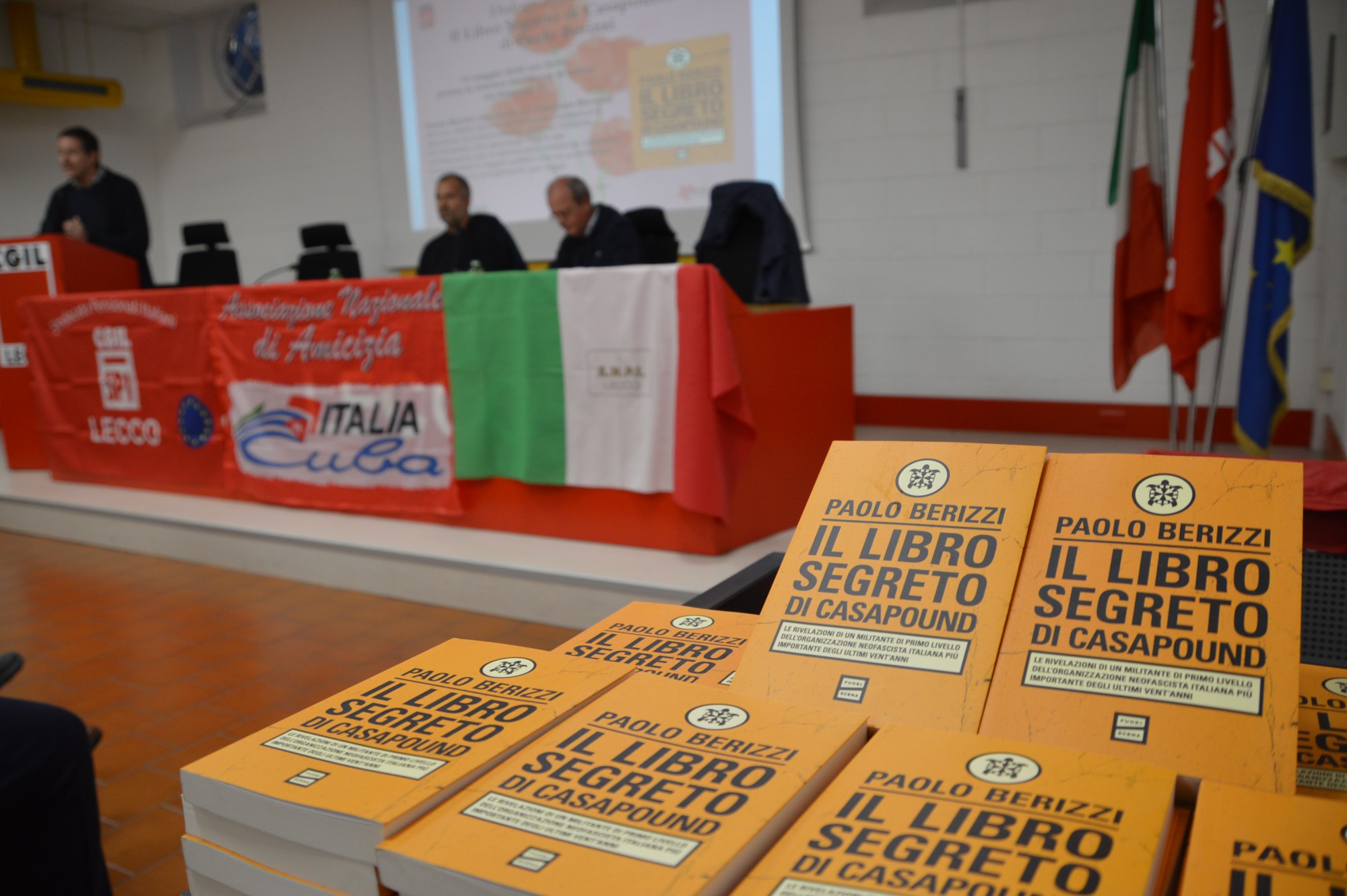 librocasapound__3_.JPG (355 KB)