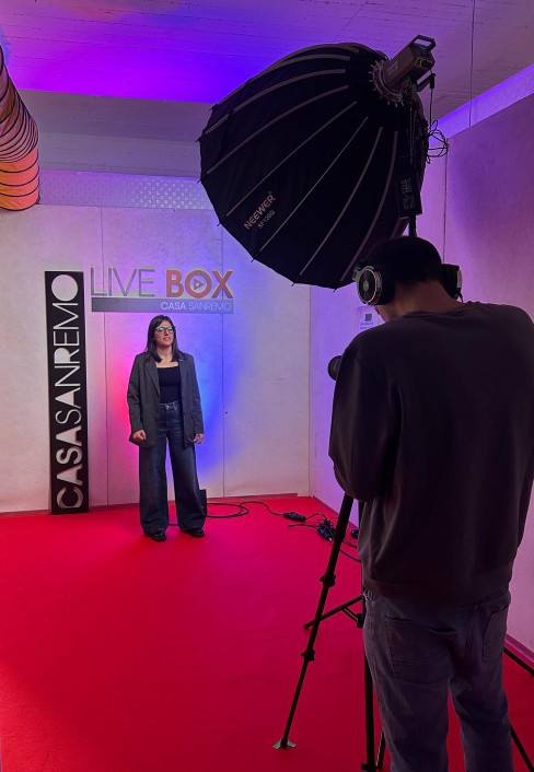 Breve_intervista_social_dietro_le_quinte.jpg (119 KB)