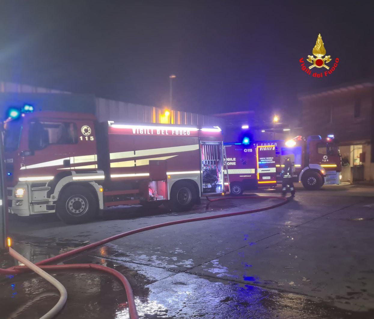 ColicoIncendioAzienda1.jpg (140 KB)