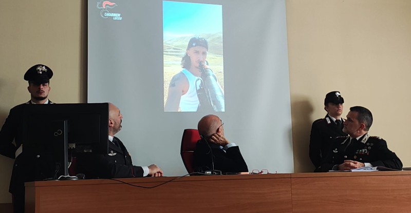 arrestobabygang2.jpg (43 KB)