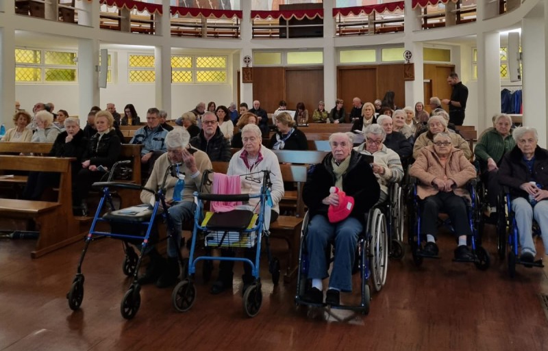 i_partecipanti_allo_spettacolo.jpeg (101 KB)