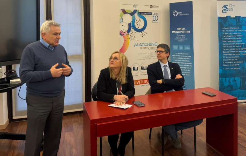 sottosegretariofdi1.jpg (143 KB)