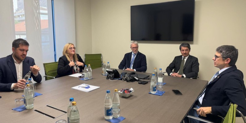 sottosegretariofdi2-1.jpg (150 KB)