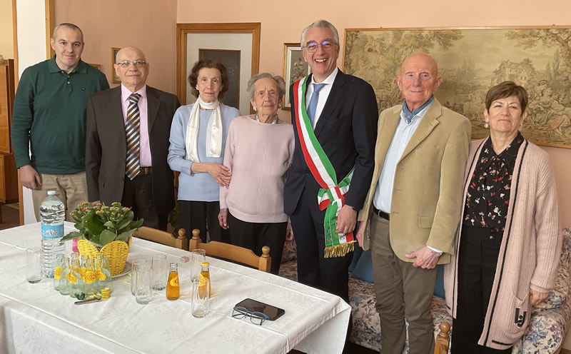 teresinadelloro__2_.jpg (117 KB)