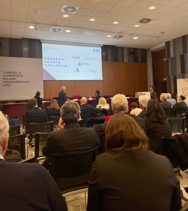 utility1.jpeg (215 KB)