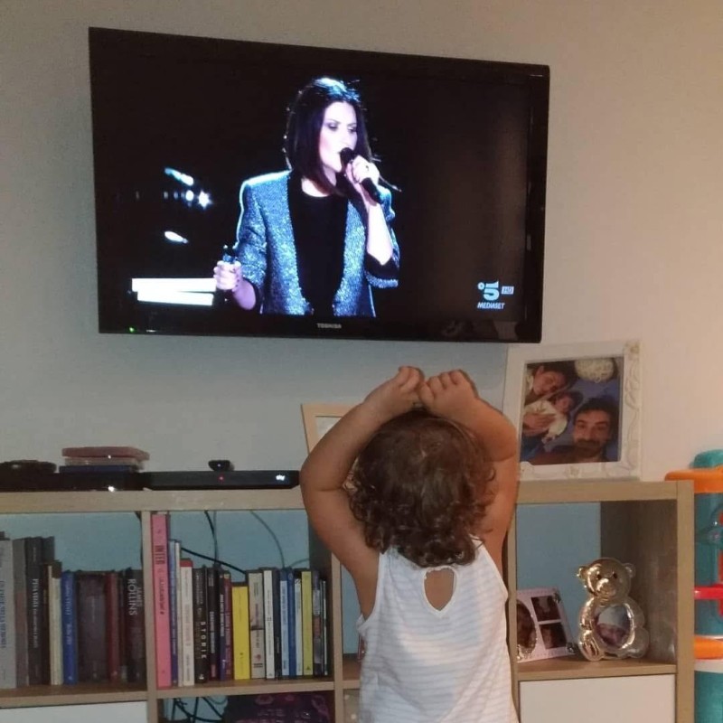 Bellano_Victoria_LauraPausini2.jpeg (95 KB)