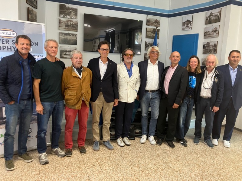Organizzatori_Iinterlaghi_e_autorità.JPG (137 KB)