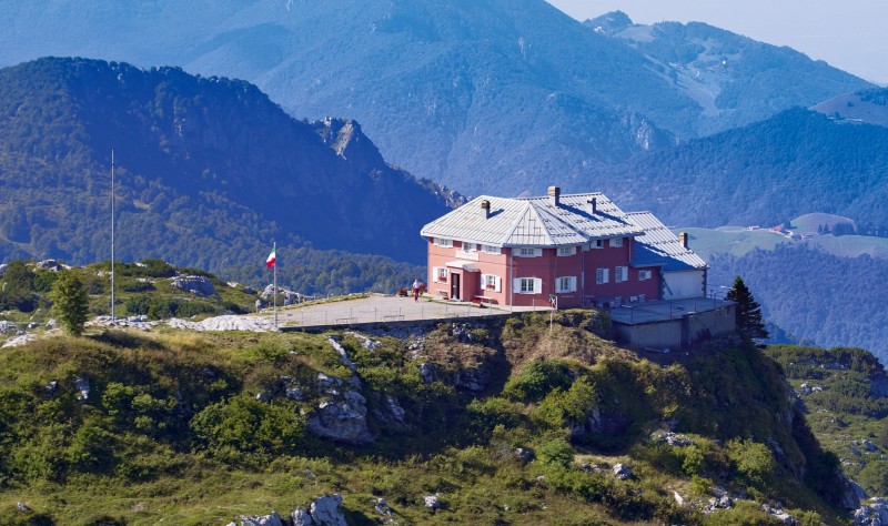 Rifugio_Cazzaniga_anni_Settanta.jpg (123 KB)