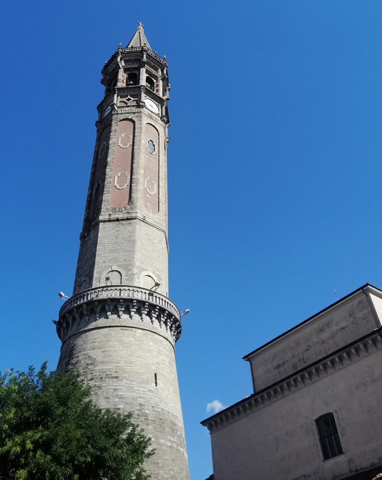 campanile_lecco.jpg (98 KB)