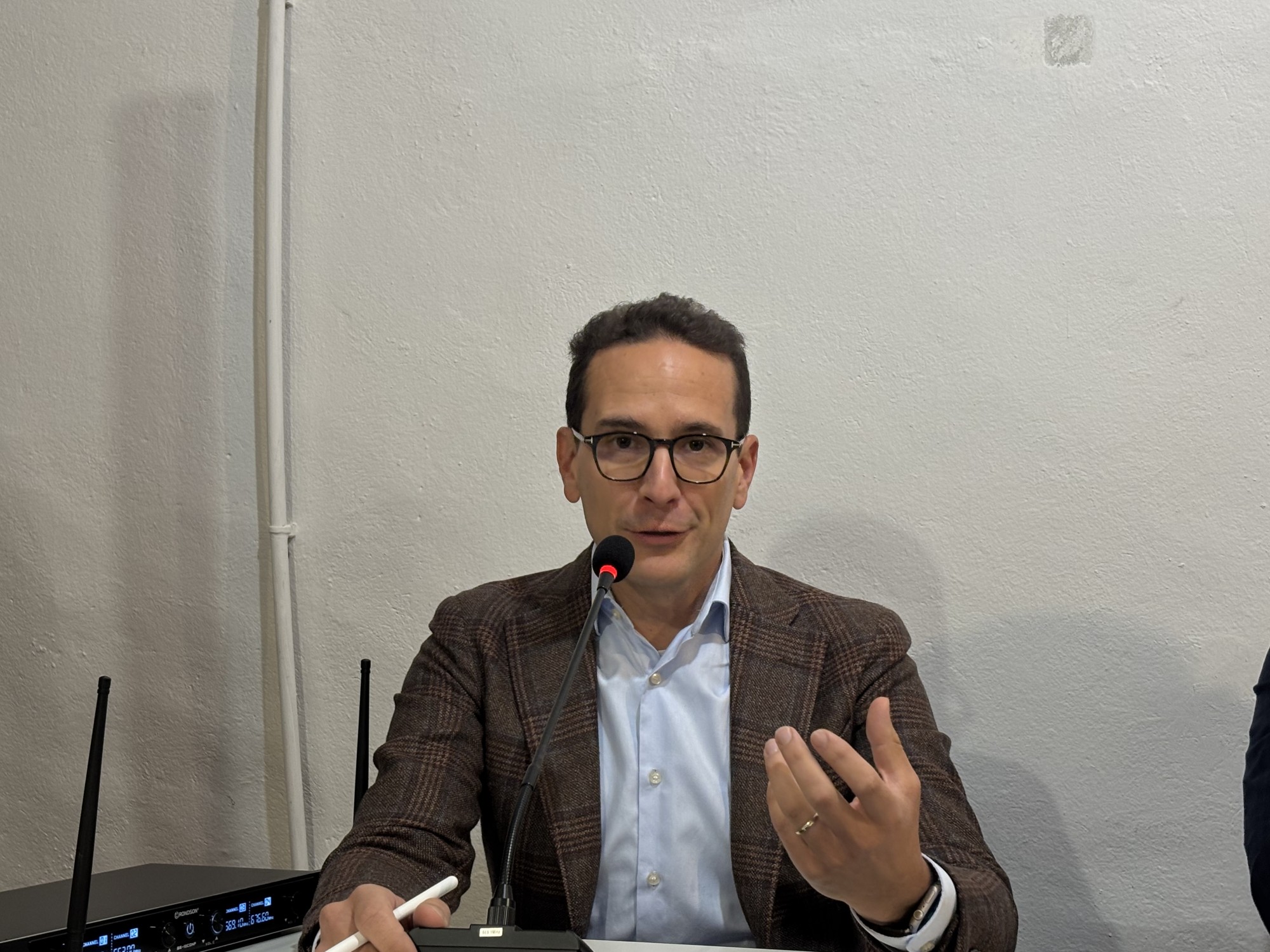 gerenzone_mostra__10_.jpg (558 KB)