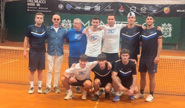 tennisclublecco2.jpg (84 KB)