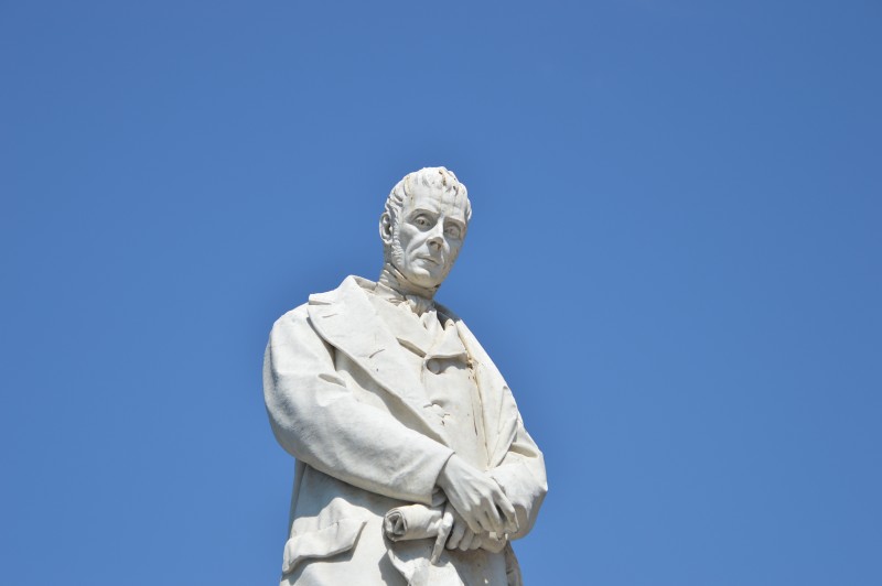 Bellano_monumento_a_Tommaso_Grossi__2_.JPG (28 KB)
