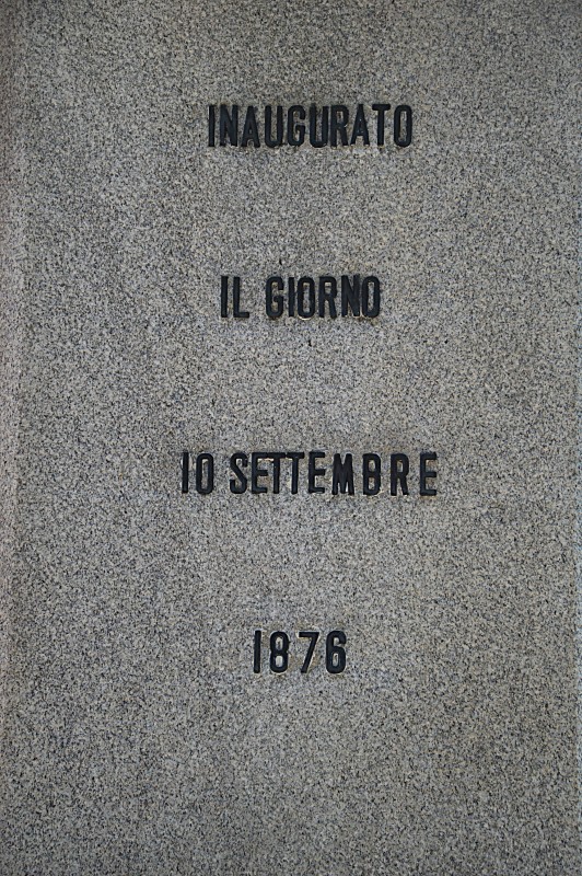Bellano_monumento_a_Tommaso_Grossi__5_.JPG (211 KB)