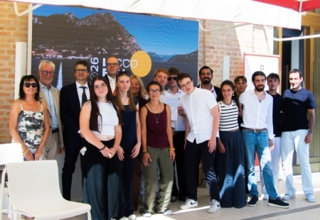 Gruppo-1.jpg (112 KB)