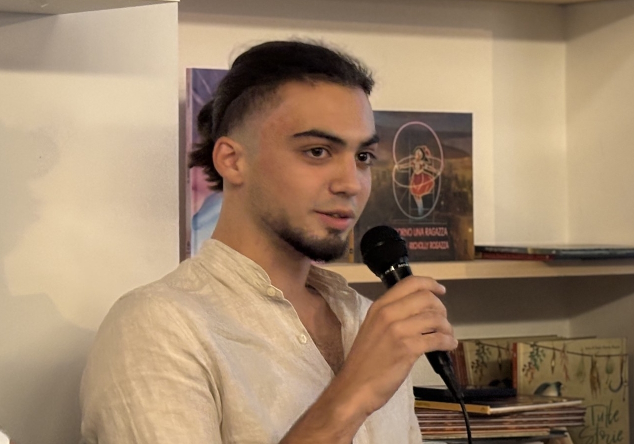 REGAZZONIFUMAGALLIUCRAINA__1_.jpg (420 KB)