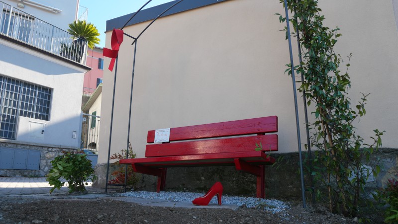 Inaugurazione panchina rossa Abbadia  3 
