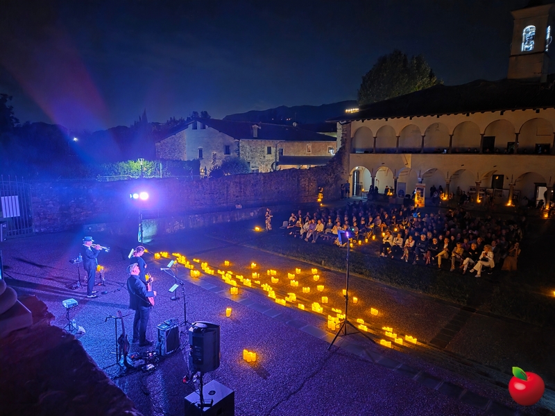 monasteroconcertocandele__14_.jpg (421 KB)