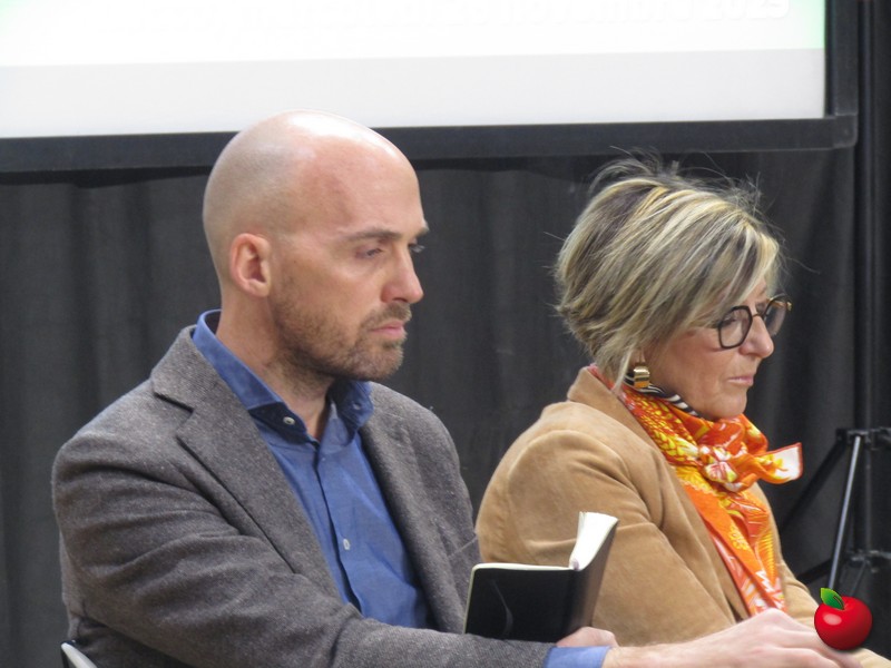 IMG_2937.jpg (121 KB)