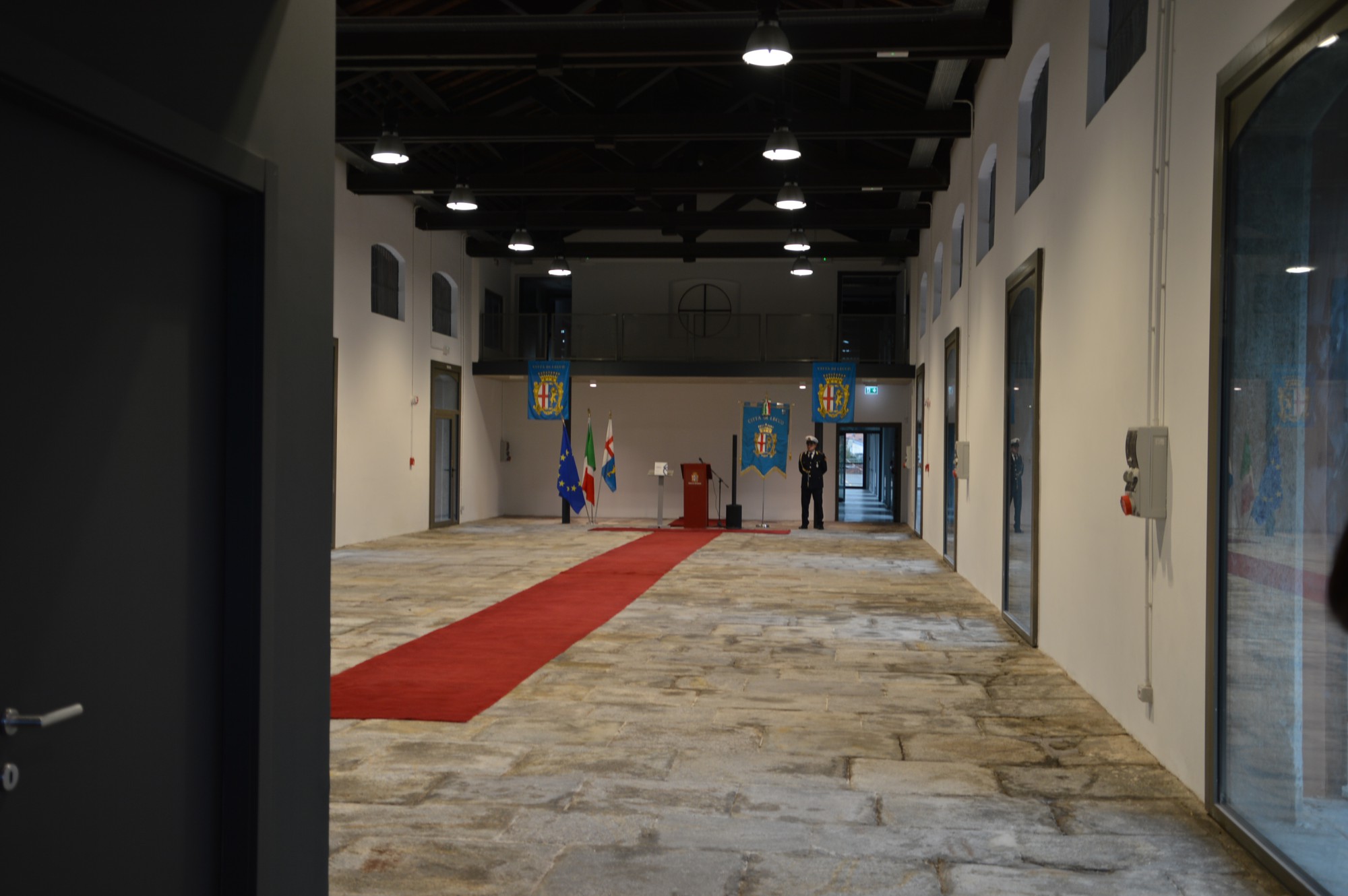 piccola_inagurazione__2_.JPG (278 KB)